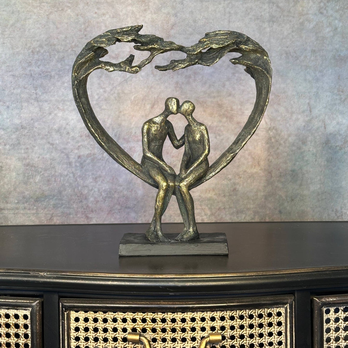 Sitting Couple Under Heart Tree - H30cm