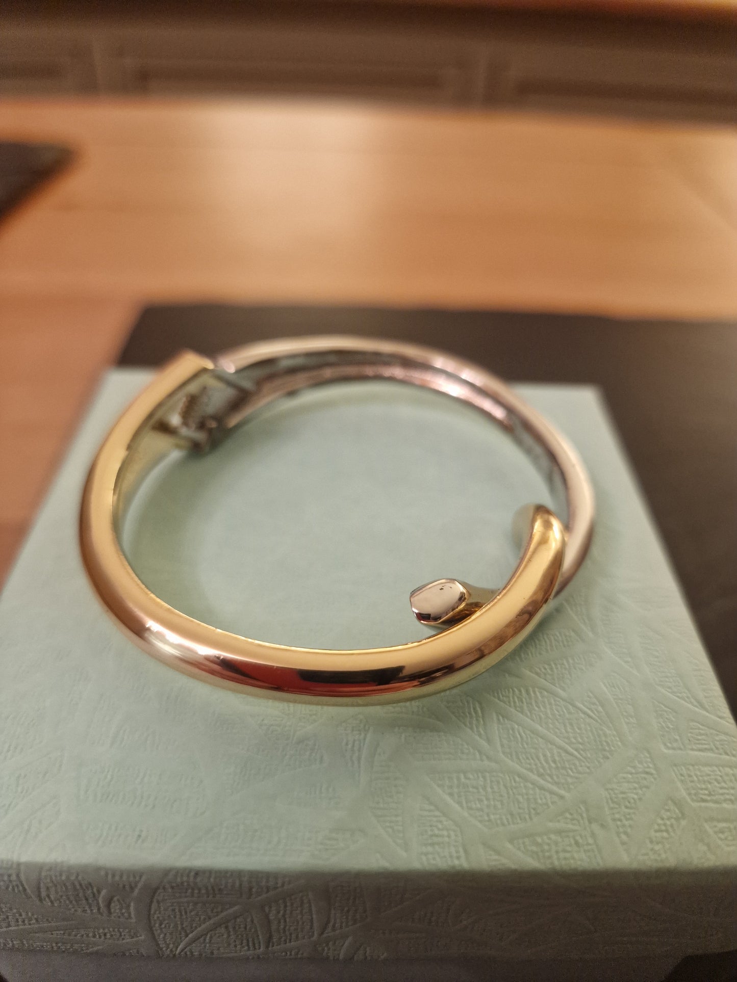 Crossover Bangle (in Gift Box) - Gold/Silver