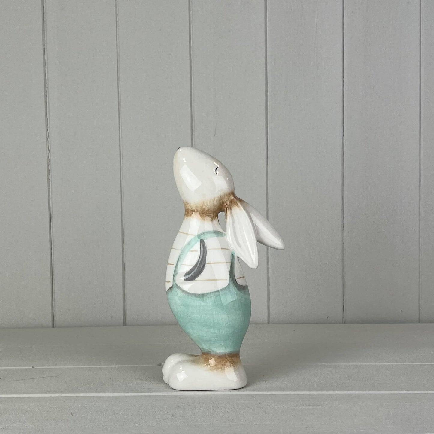 Large pretty Gazing Hare