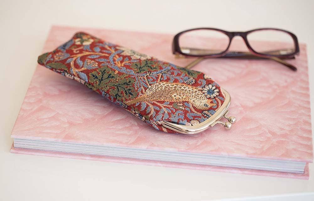 William Morris Strawberry Thief Red Design - Glasses purse