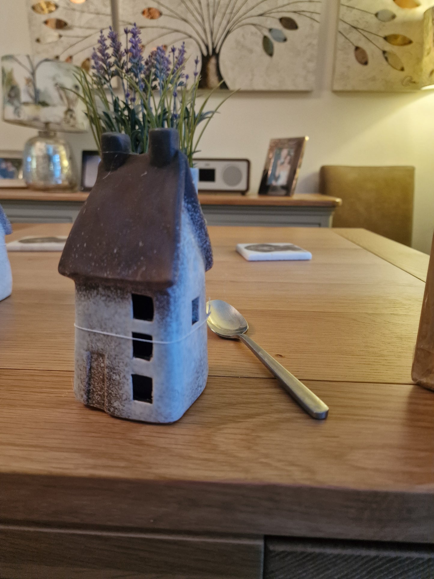 One- 3A LED Speckled  White House Deco, 14.5cm