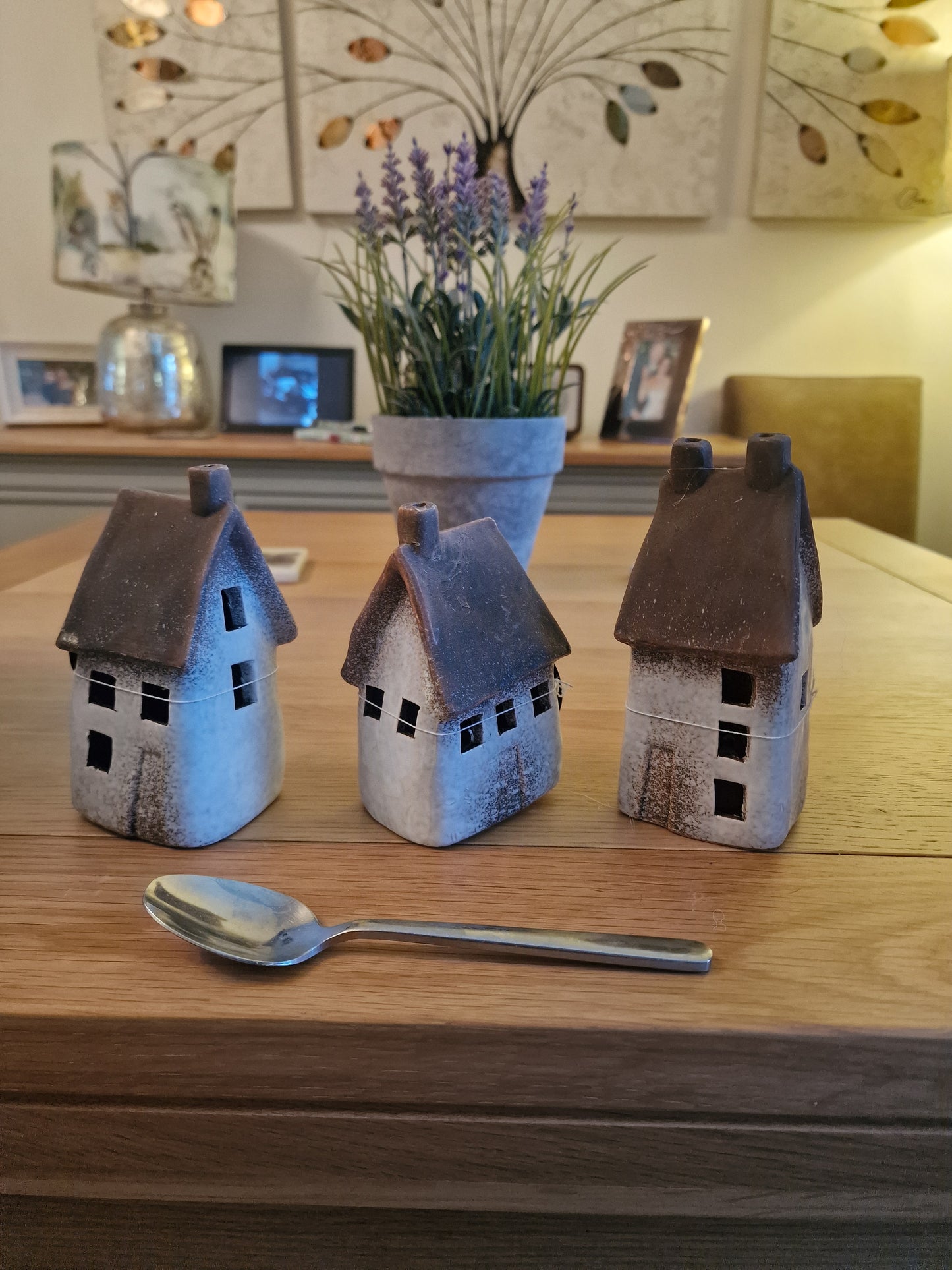 One- 3A LED Speckled  White House Deco, 14.5cm