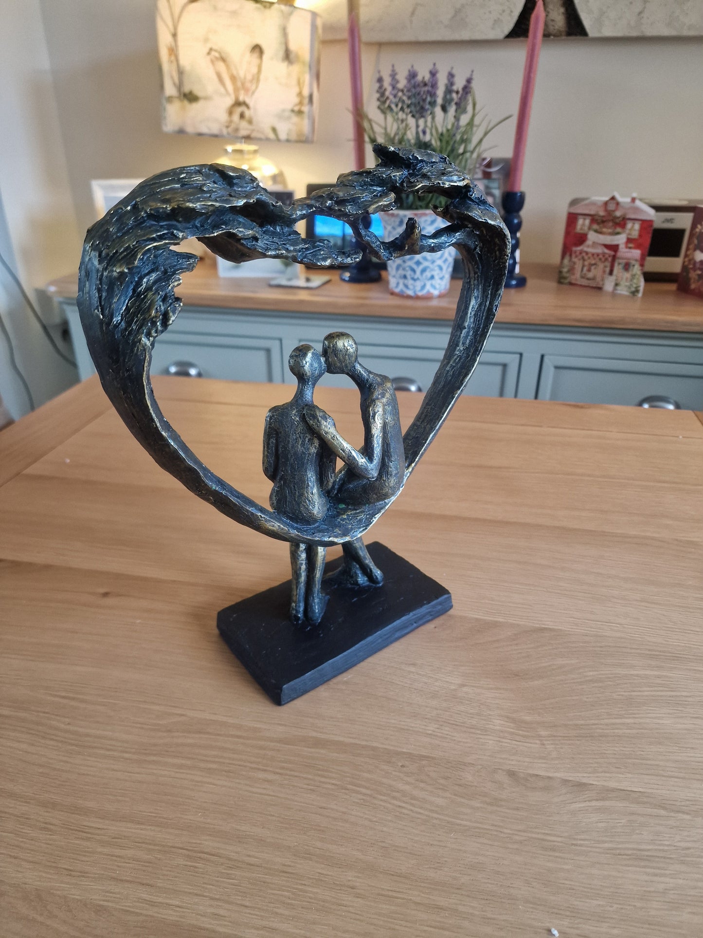 Sitting Couple Under Heart Tree - H30cm