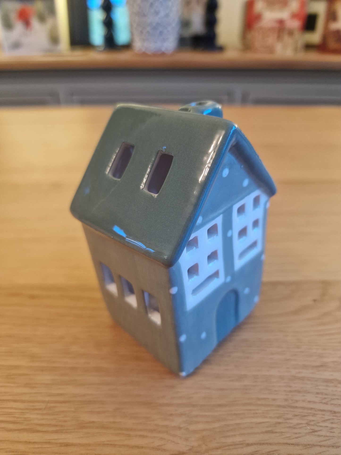 Green Ceramic Led House With Snowball Décor 9.5cm H