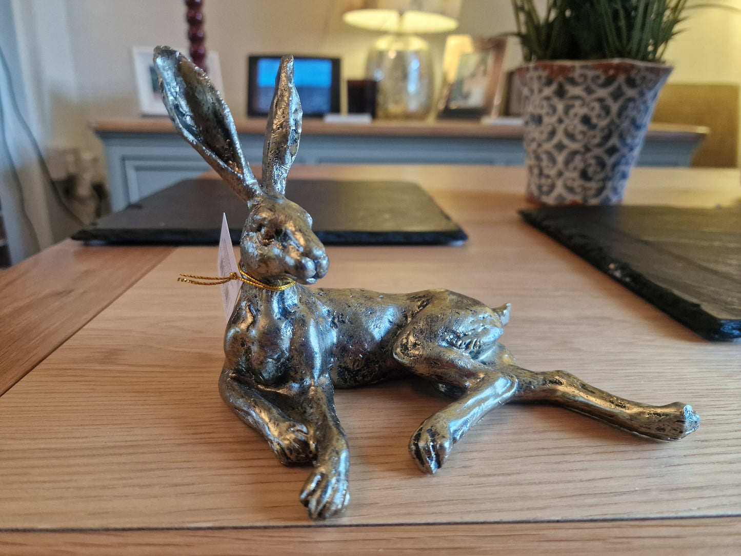 Lounging Hare Sculpture - Charming Home Decor Piece. H12cm