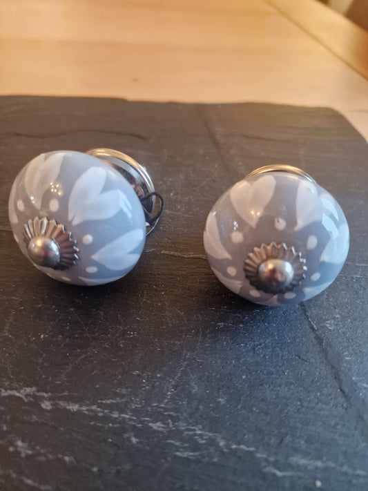 2x Blue & White Knobs Silver Finish, 4cm x 7cm