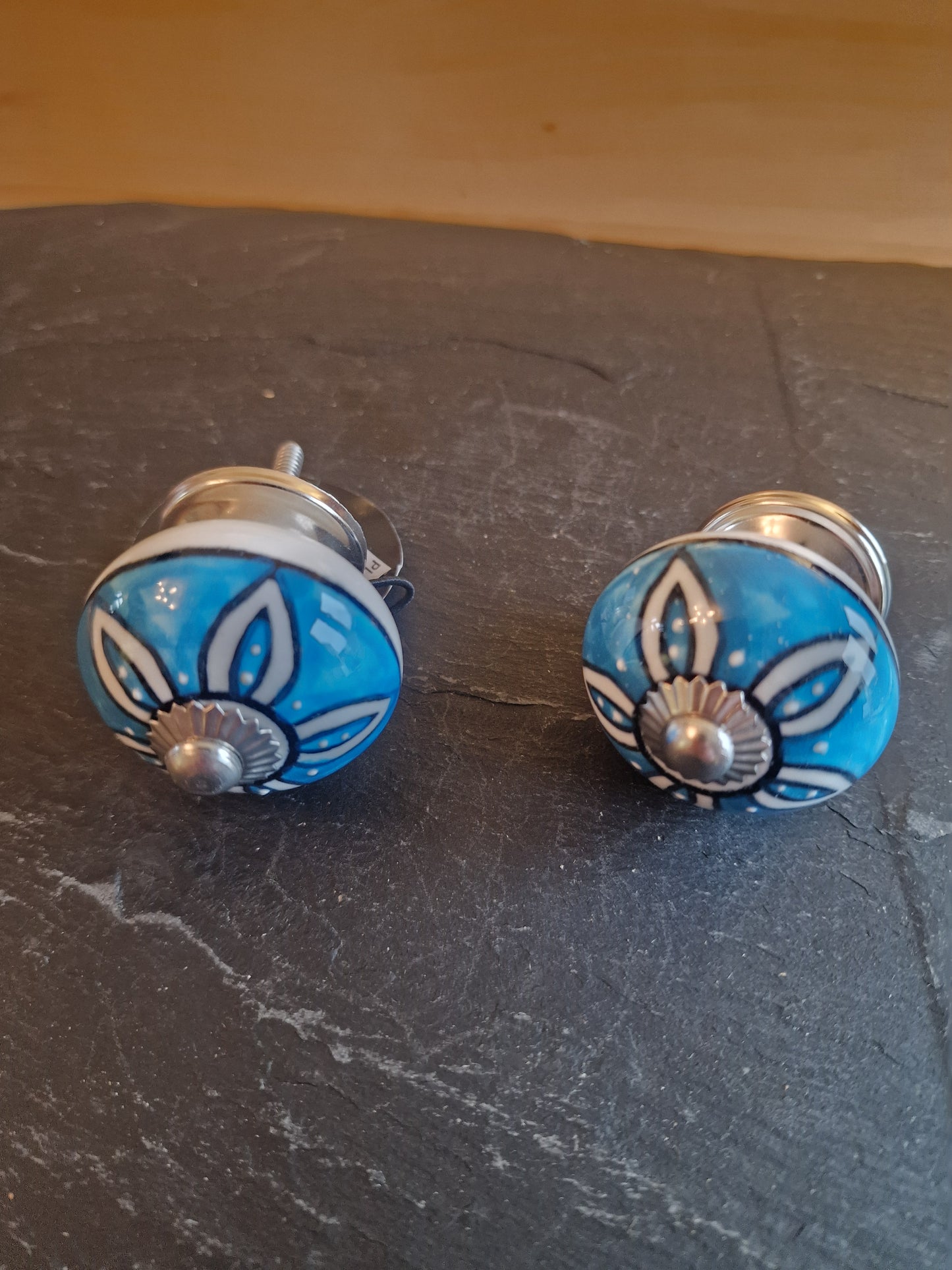 2x Blue & White Ceramic Knobs, 4cm x 7cm
