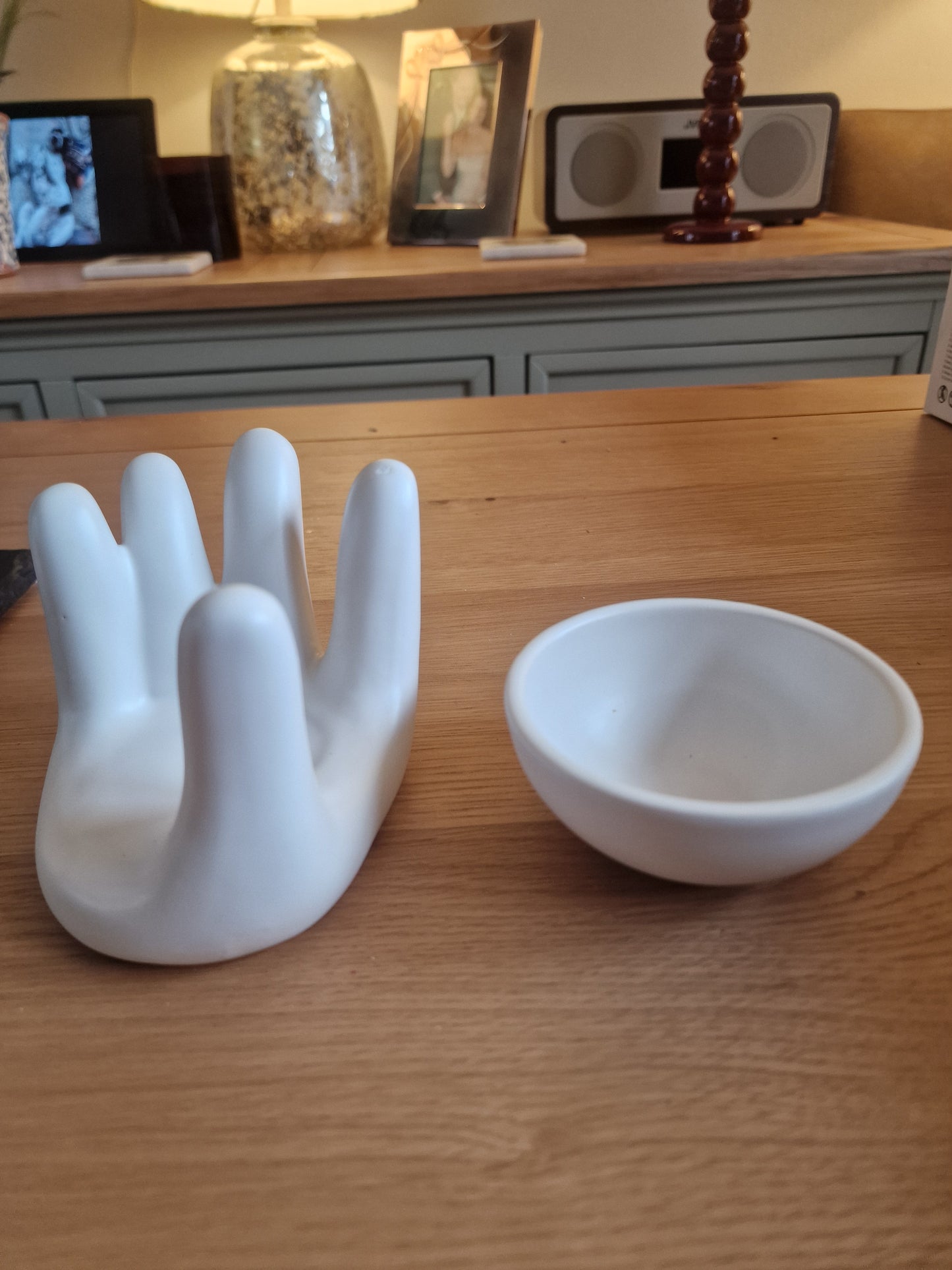 White Hand Ceramic Oil Burner H11 cm