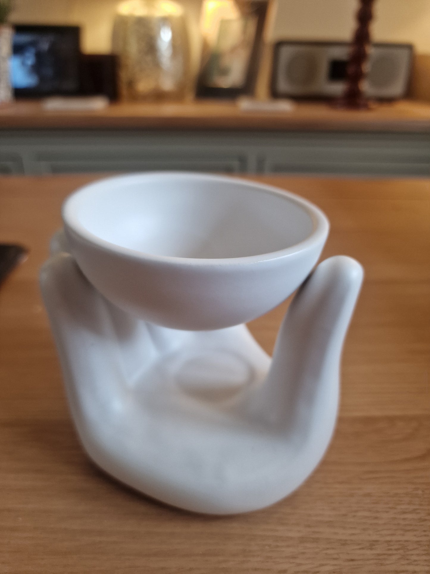 White Hand Ceramic Oil Burner H11 cm