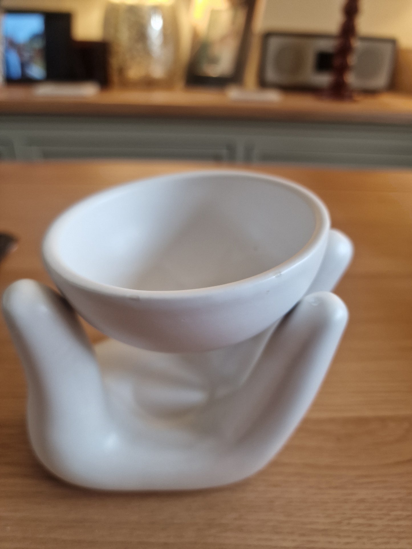 White Hand Ceramic Oil Burner H11 cm