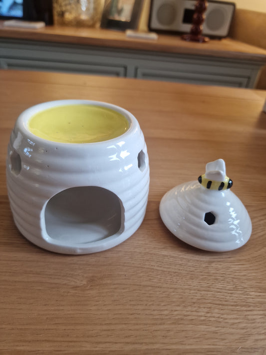 White Beehive Ceramic Oil Burner H17cm