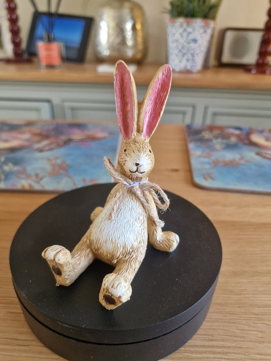 Sitting Rabbit with string bow - H11cm