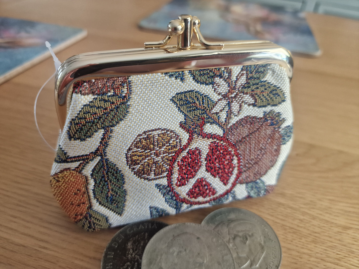 William Morris Pomegranate & Lemon Design - Frame Purse