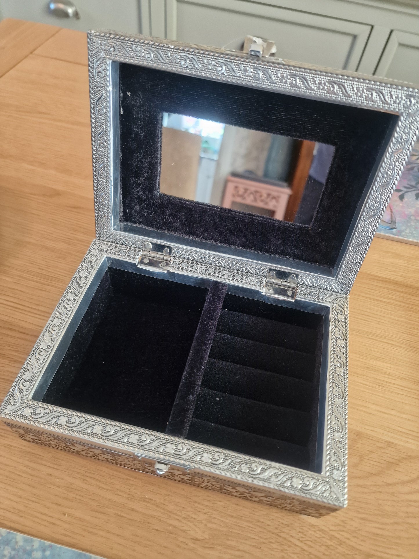 Elephant Design Jewellery Box in Silver with Mirror