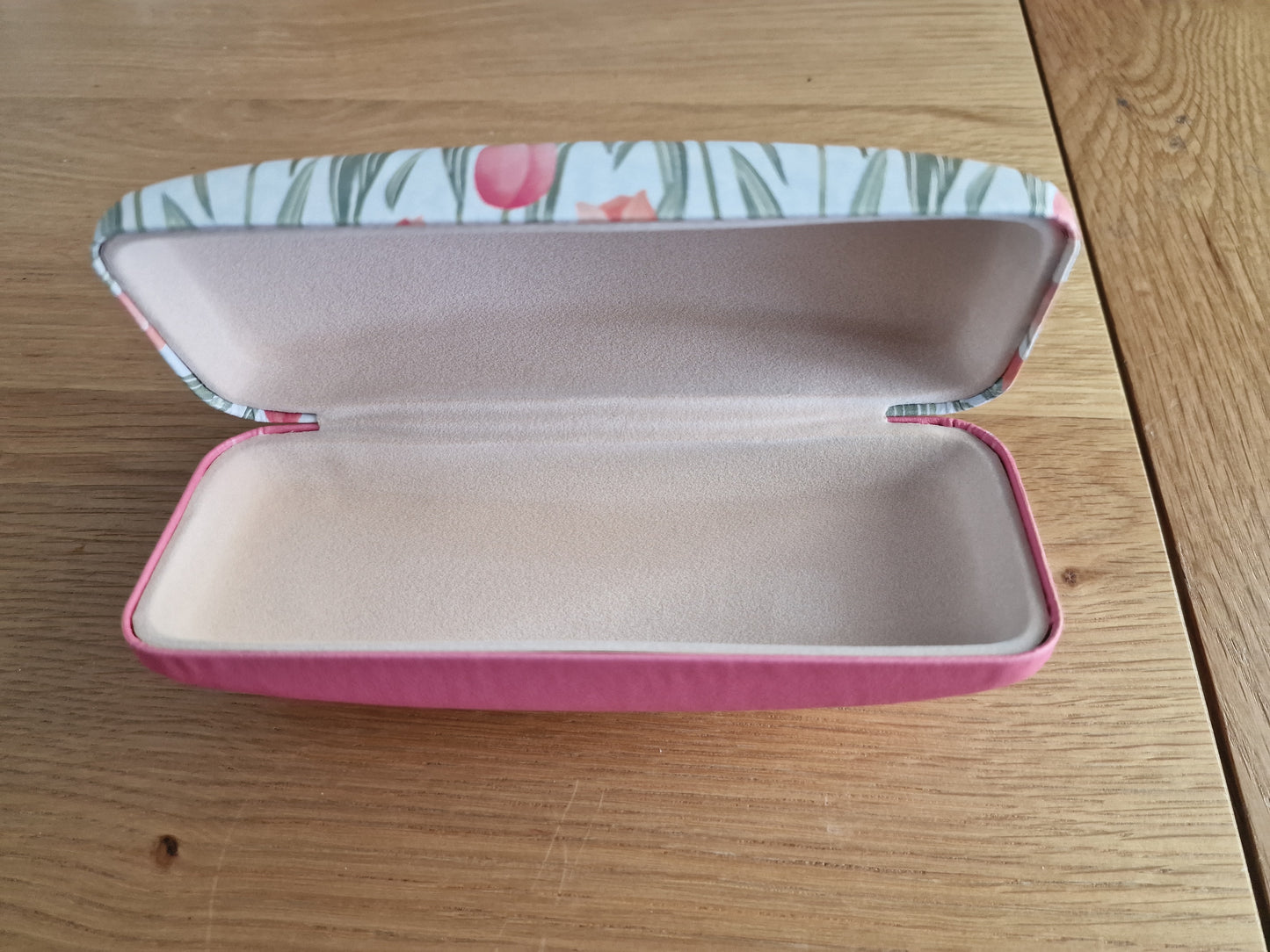 Tulip Design Sunglasses Case. 16cm - Choose your colour