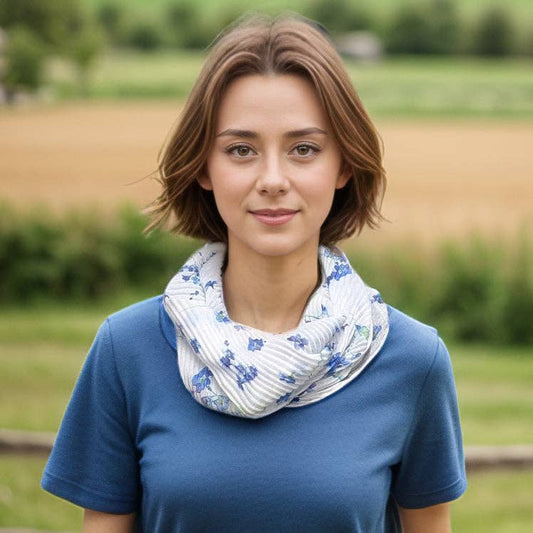 White Forget-Me-Not Neck Scarf | Magnetic Clasp Snood