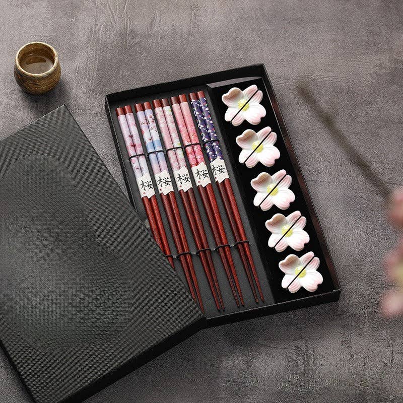 Gohobi A Set of 5 Pairs of Wooden Chopsticks and Rests