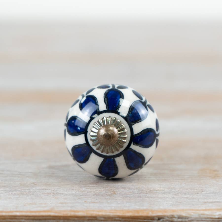 2x Patterned Door Knobs, 7cm